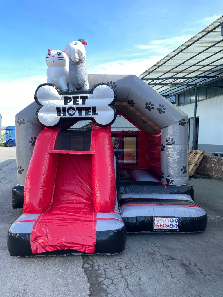Hüpfburg ‚Tierhotel‘ 5x6x4m 95,00€
