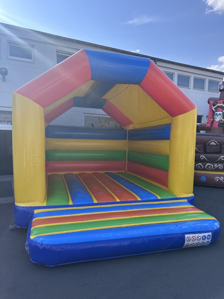 Hüpfburg `Villa Kunterbunt Nr.2`5x5x5m / 85,00€